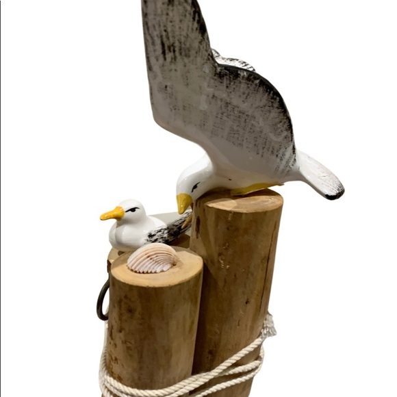 Beautiful Antique Folk Art Porcelain Seagull bird perched on Wood knot - Picture 2 of 3